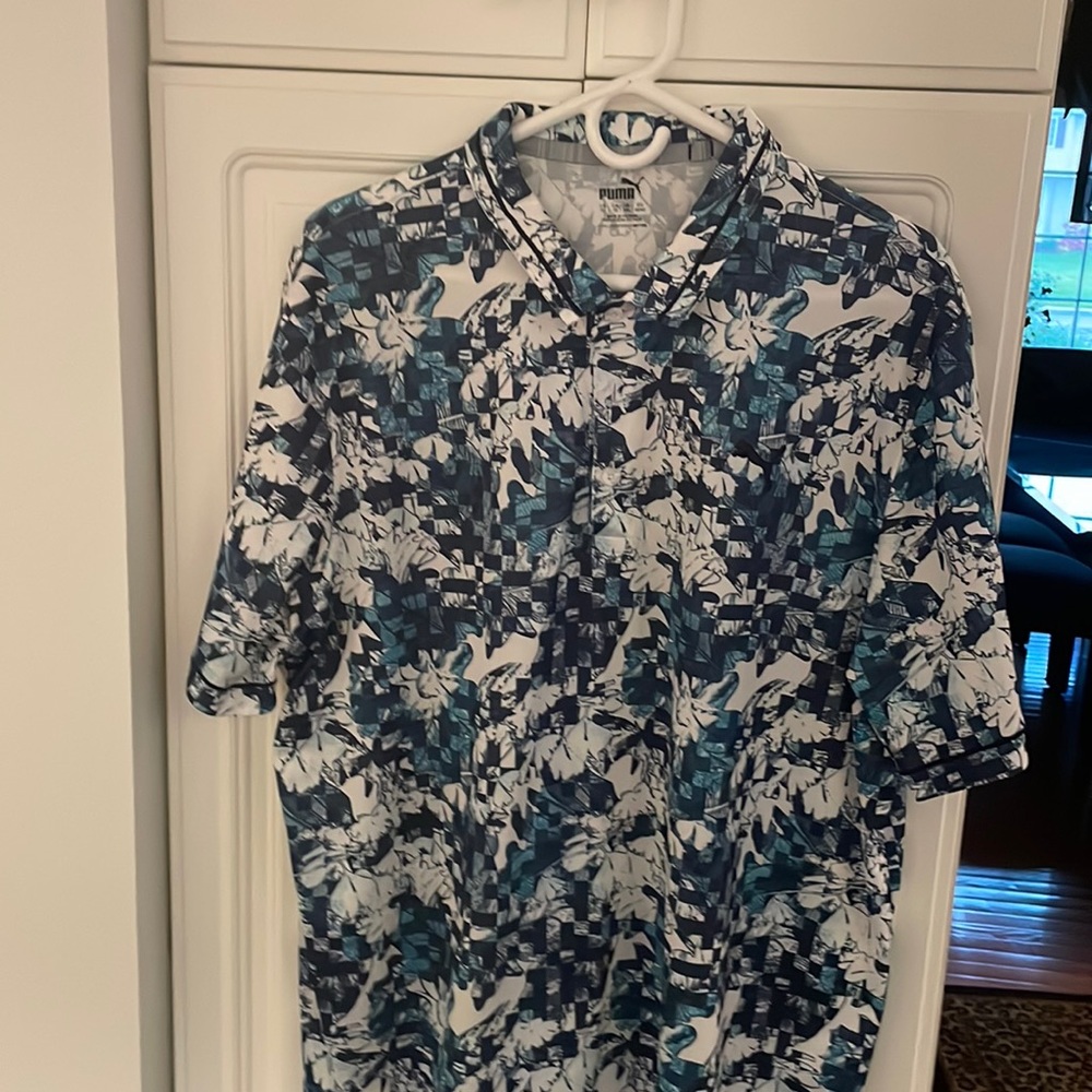 Puma golf shirt XL . Blue and white